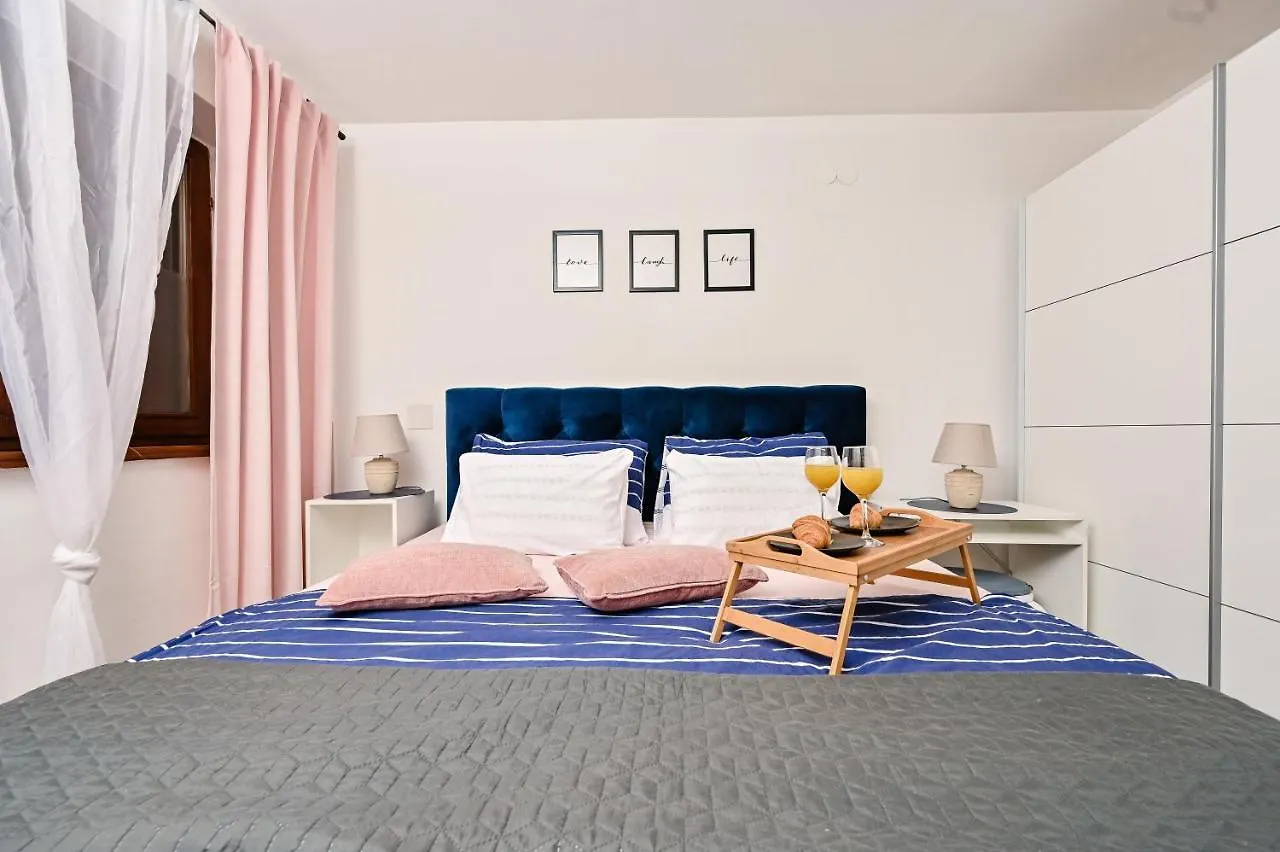 Liori Apartment Rubesi 0*,  Croatia